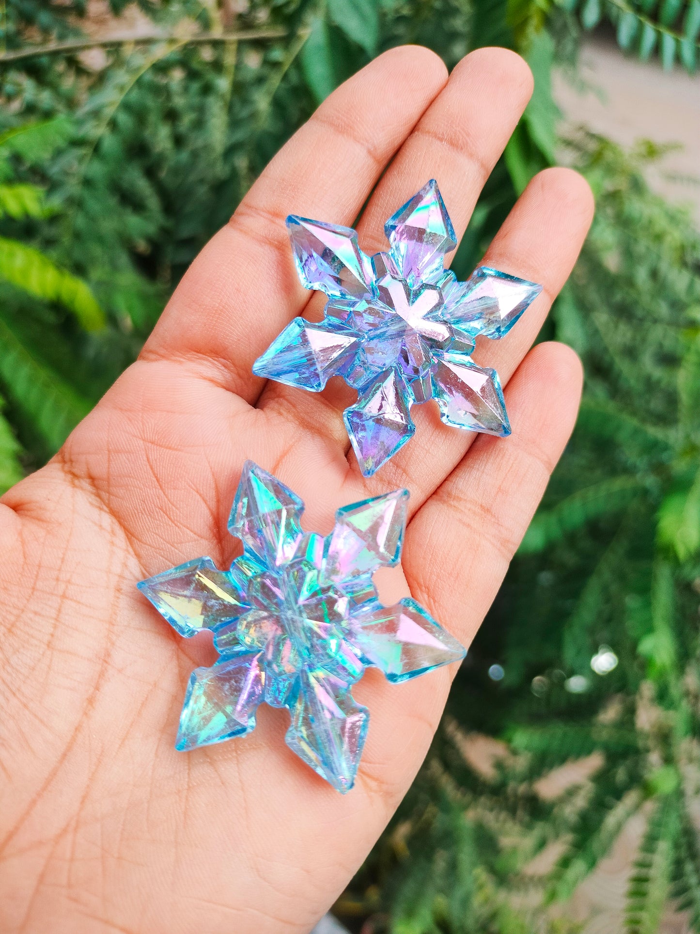 Holographic snowflake beads large