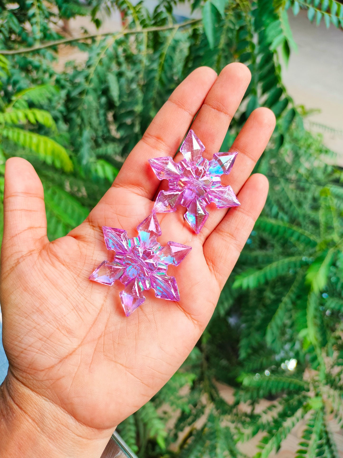 Holographic snowflake beads large