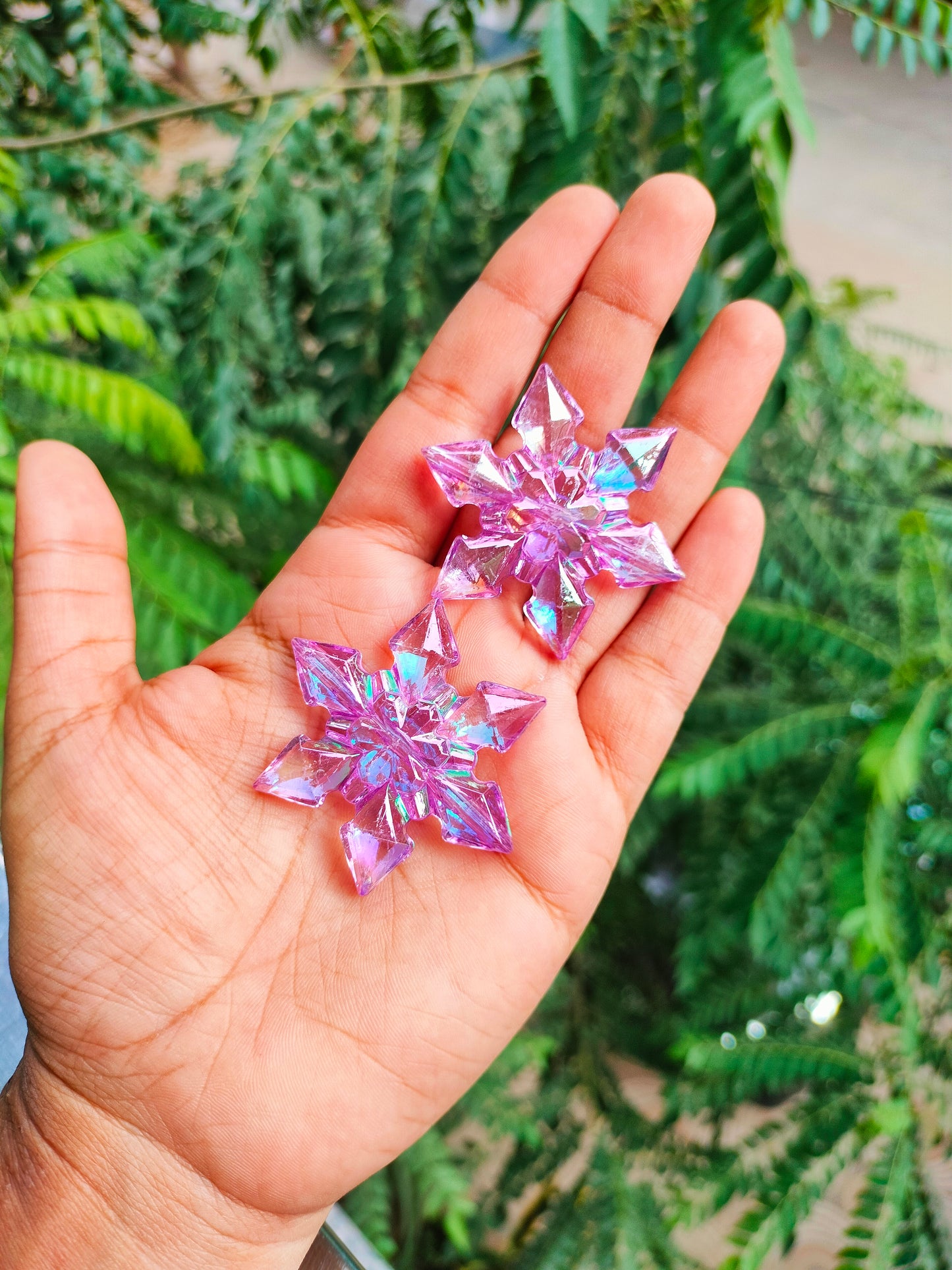 Holographic snowflake beads large