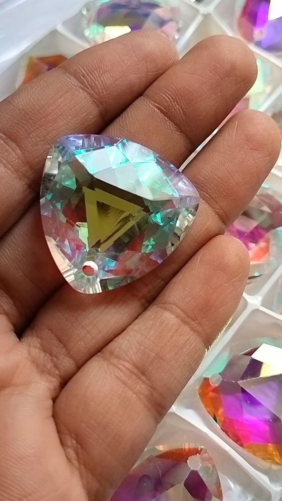 Soft triangle AB crystal | 28 mm