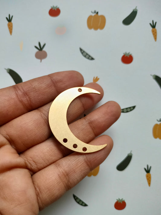 Charm Large Moon 3 holes