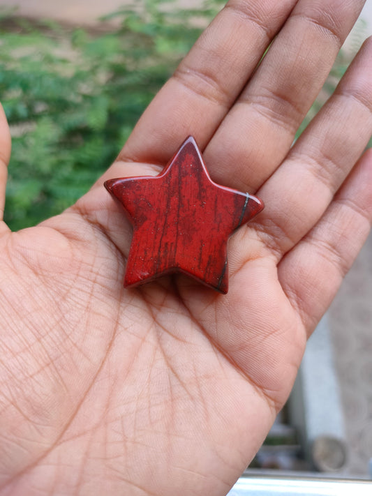 Red Star Stone Hanging | One hole