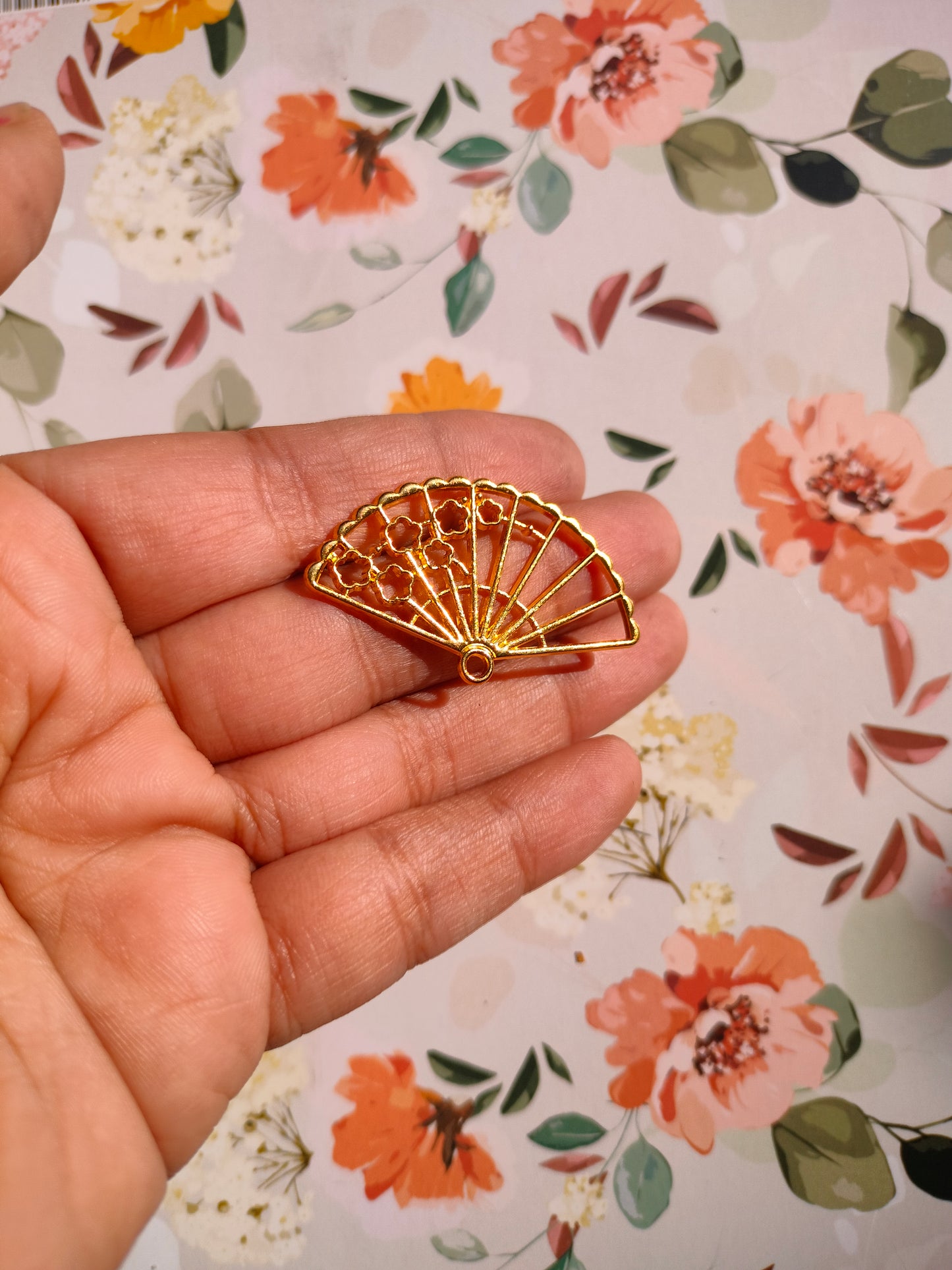 Hand Fan Bezel |40*24 mm |Pendant Charm| Resin Alloy Jewelry Making