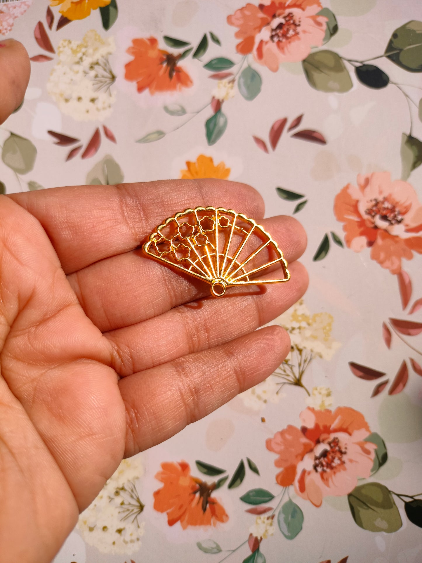 Hand Fan Bezel |40*24 mm |Pendant Charm| Resin Alloy Jewelry Making